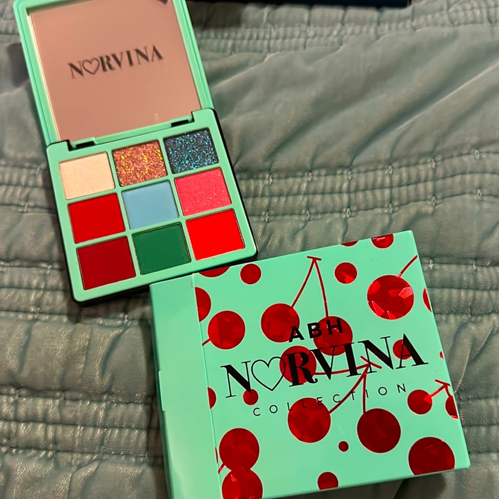 Eyeshadow palette